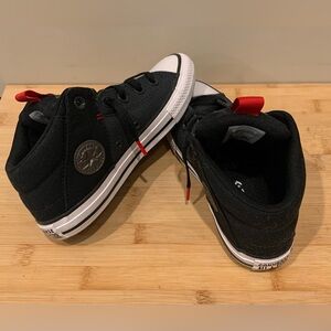 Converse Chuck Taylor All Star Axel Mid Top